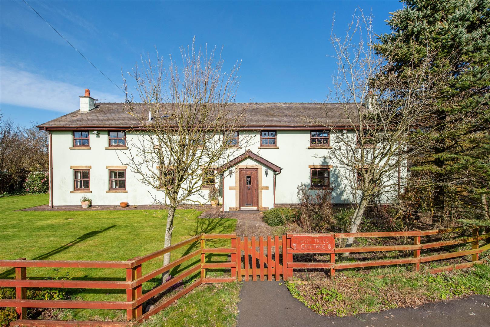 Knoll Lane, Preston